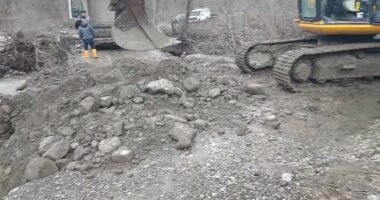 Rrëshqitje dherash dhe gërryerje në Mirditë/ Rrëzohen shtylla elektrike, pa energji elektrike 4 fshatra