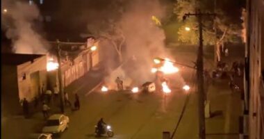 Përshkallëzim i dhunës në Iran, protestuesit sfidojnë shtypjen e përgjakshme të qeverisë