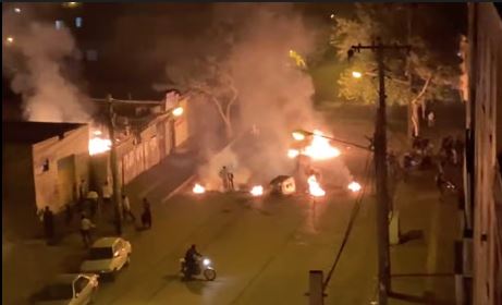 Përshkallëzim i dhunës në Iran  protestuesit sfidojnë shtypjen e përgjakshme të qeverisë