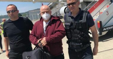 Akuzohet për vrasjen e dy personave gjatë ‘97/ Gjykata Penale dënon me 23 vjet burg Tomor Çelën