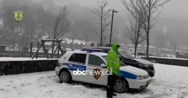 Reshje shiu, breshër dhe dëborë/ Policia apel drejtuesve të mjeteve: Shmangni lëvizjet e panevojshme