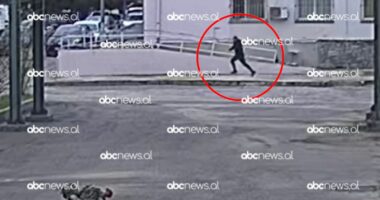 FOTOLAJM/ Momenti kur i burgosuri Altin Ndoci i ikën efektivëve