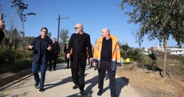 Parku i liqenit të Paskuqanit/ Hapësira të gjelbëruara prej 84 hektarësh, Rama inspekton zonën