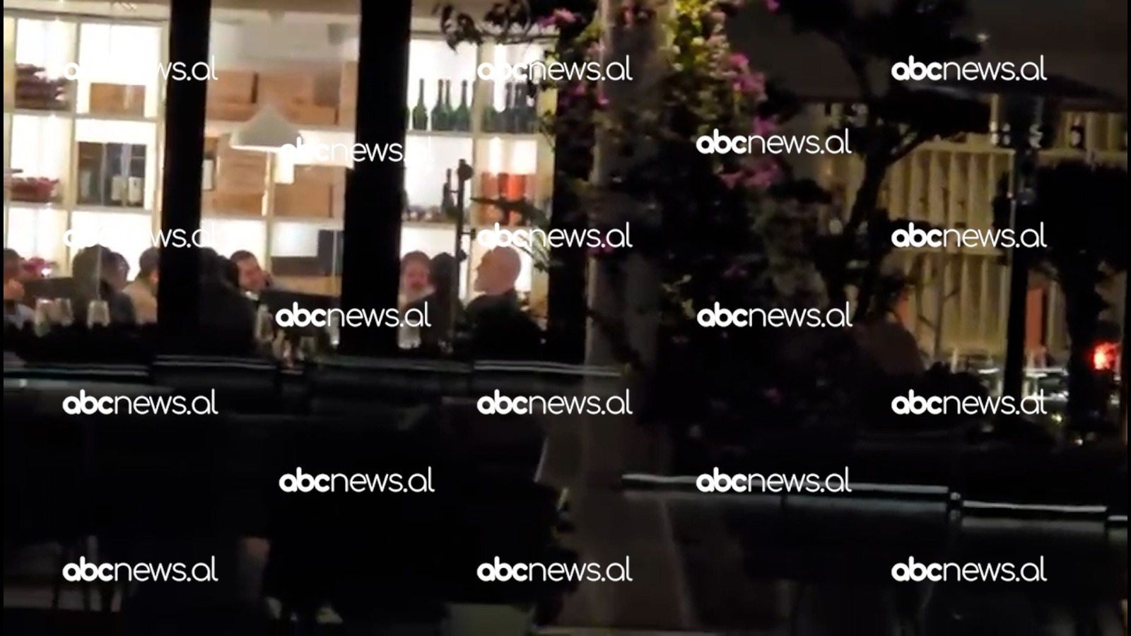 Kryeministri Rama mbërrin në Vlorë  Pritet të takohet me vajzën e presidentit amerikan  Ivanka Trump