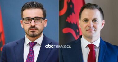 Drejtori i Doganave hyn në qeveri, ja kush e zëvendëson