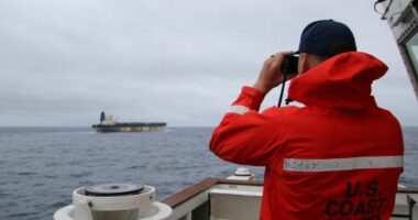 SHBA konfirmon sekuestrimin e një anijeje të dytë, vë në shënjestër “flotën e errët”