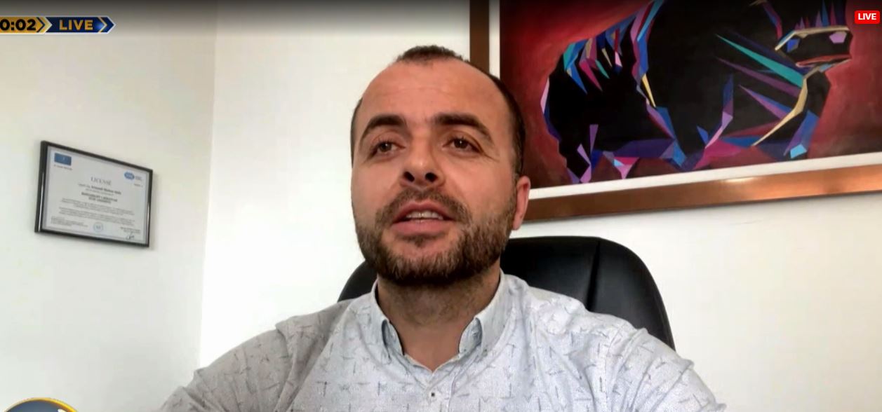 Taksimi i platformave sociale   Përsosja e sistemit thjeshton procedurën   eksperti Mala  Administrata tatimore mund të kryqëzojë të dhënat