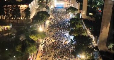 Pamjet me dron/ PD thirri protestë, shihni sesa janë kur vjen Berisha