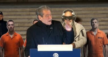 Foltorja kundër…Berishës/ U mblodhën kundër qeverisë, por “fituan” tezat Salianji