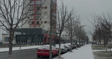 Rikthehen reshjet e borës në verilindje, po punohet për pastrimin e akseve rrugore