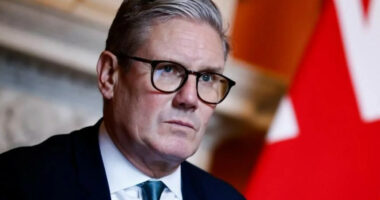 Starmer bisedon me Trump: Zbatimi i tarifave ndaj aleatëve të NATO-s, i gabuar