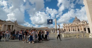 Mbyllet viti jubile/ Papa Leoni XIV mbyll derën e shenjtë, 33 milionë pelegrinë vizituan Romën