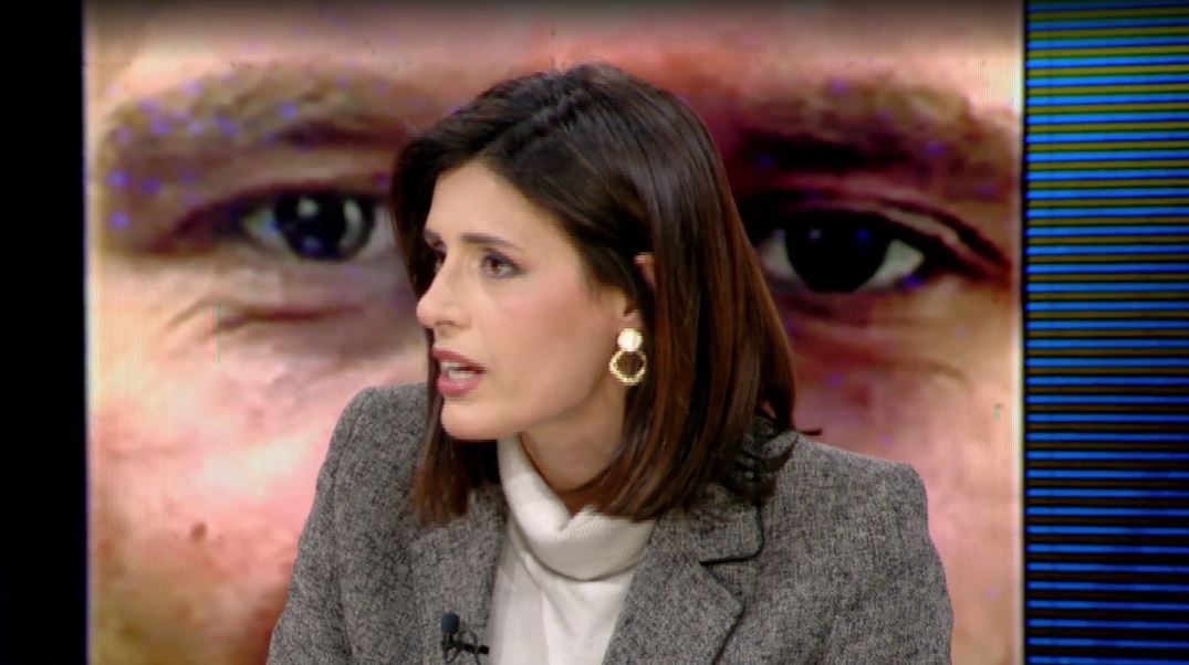 Kush po i saboton protestat e opozitës   Prethi nga  Shqipëria Bëhet   Ne na votojnë të gjithë  Njerëzit në protesta po shtohen 