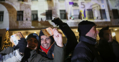 FOTOLAJM/ Bullgaria feston hyrjen historike në Eurozone, valuta lev largohet përfundimisht