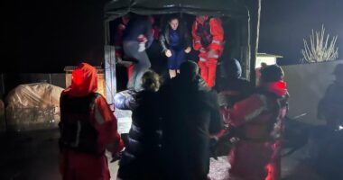 Lumi Seman del nga shtrati/ Ministri Vengu: Evakuimi i banorëve ka vijuar gjatë gjithë natës