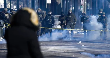 Përplasje në Minneapolis, agjentët federalë vrasin një person