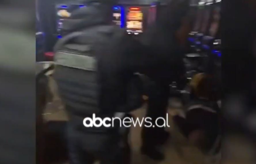 Zbulohet godina e përshtatur për kazino/ Lezhë, sekuestrohen para, makineta për lojëra fati dhe drogë, një i arrestuar