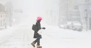 Stuhia dimërore “kaplon” SHBA/ Të paktën shtatë viktima dhe rreth 800 mijë banorë pa energji elektrike