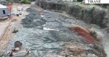 Kishte ndërtuar objekte pa leje dhe shkarkonte inerte në lumë/ Tiranë, pranga 43-vjeçarit