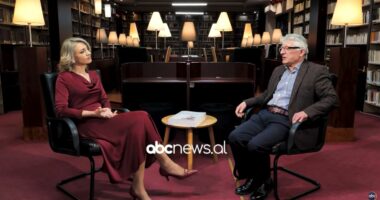 Hija “Makbethiane “ në jetën e Kadaresë/ Kuçuku: Mbi 2500 shkrime kritike dhe analiza për veprën e tij