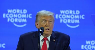 “Shumë pjesë të botës po shkatërrohen para syve tanë”/ Trump: E dua Europën, por nuk po shkon në drejtimin e duhur