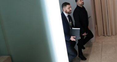 Zelensky në Zvicër, nis takimin me Presidentin Trump