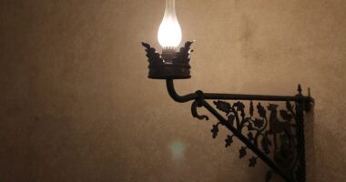 Berlini përballet me ndërprerje masive të energjisë për dy ditë pas një zjarri