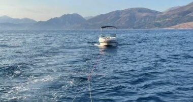 Moti i keq, bllokohet lundrimi i trageteve në Sarandë