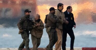 Maduro deklarohet i pafajshëm / Dalja e parë para gjykatës së New York, bashkë me gruan. Njihet me akuzat