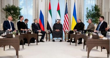 “Bisedimet SHBA–Ukrainë–Rusi do vijojnë nesër”/ Abu Dabi, zyrtari amerikan: Takimi i sotëm, produktiv!