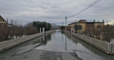 Përmbytjet në qarkun e Shkodrës, situata drejt përmirësimit/ 900 hektarë tokë bujqësore nën ujë