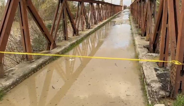 Niveli i ujit mbi urën e vjetër të Mifolit  policia ndalon lëvizjen