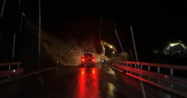 Reshjet e dendura në Korçë, bllokohet përkohësisht aksi Qukës-Qafë Plloçë