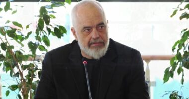 “Lemeri papërgjegjshmërie qytetare”, Rama: Task forcë për pastrimin e mbetjeve plastike!