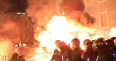 “PD, partia e vetme e dhunshme në Europë”, reagon Rama: Degjenerim i pandalshëm dhe dëshpërim i pangushëllueshëm!