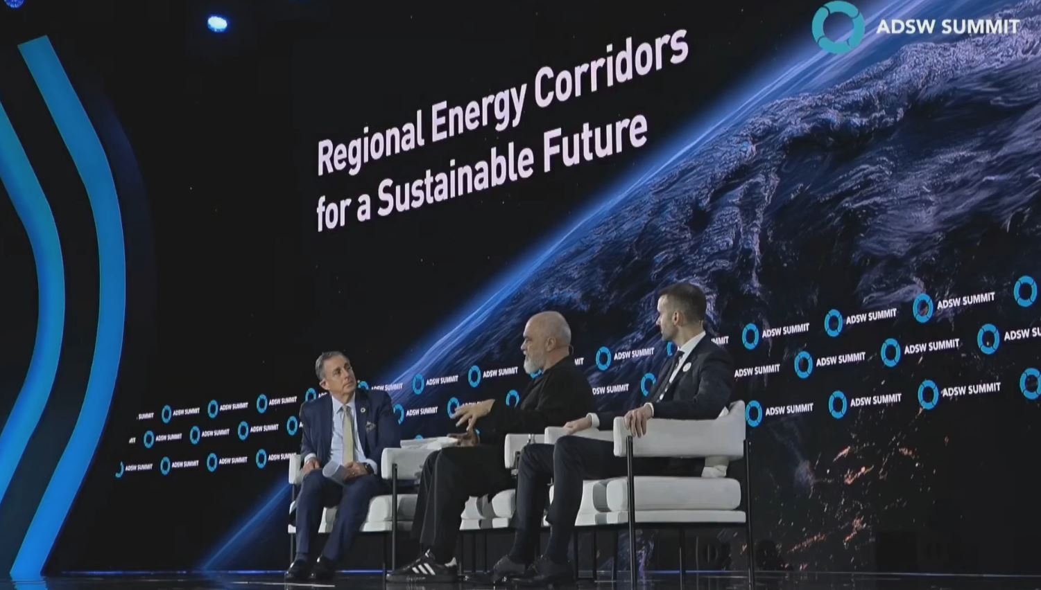  95  e shërbimeve  online   Rama  Inteligjencën Artificiale po e përdorim për afrimin e legjislacioneve me BE