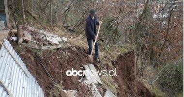 Reshjet e dendura të shiut, një banesë rrezikohet nga rrëshqitja e dherave në Librazhd