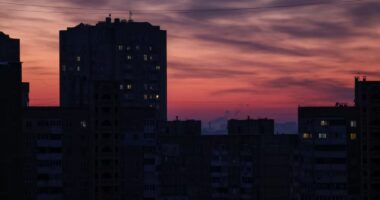 Mbi 1 mijë pallate në Kiev ende pa ngrohje pas sulmit rus