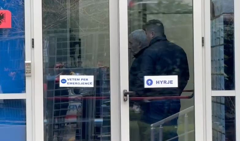 “21 janari”/ Xhaxhi i Aleks Nikës në SPAK, ka kërkuar takim me prokurorin e çështjes