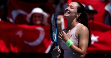 “Fenomeni” turk i tenisit/ Zeinep Sonmez po shkruan historinë në “Australian Open”