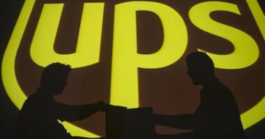 UPS do të pushojë nga puna 30 mijë punonjës të tjerë këtë vit për shkak të rënies së Amazon