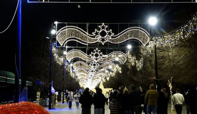 Kosova mirëpret Vitin e Ri 2026, atmosferë festive në Prishtinë