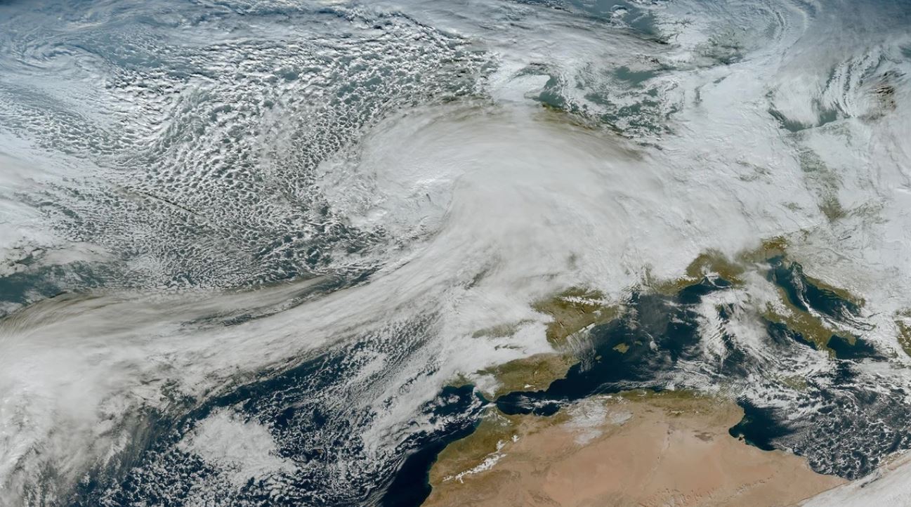 Stuhia Goretti godet Evropën me erëra të forta dhe reshje të dendura shiu