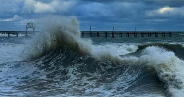 Francë, 380 mijë familje pa energji elektrike pas stuhisë “Goretti”