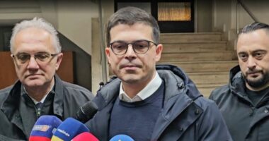 Uji hyn në 800 banesa/ Ministri Vengu: Janë evakuuar mbi 100 banorë, strehime në Konvaleshencë