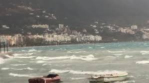 Moti i keq, ndalohet lëvizja e mjeteve të vogla dhe të peshkimit në Portin e Vlorës