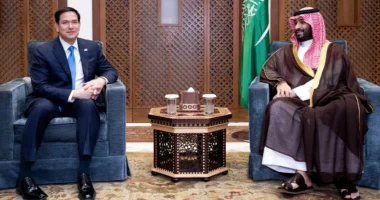 Paralajmërimet e SHBA për sulme ndaj Iranit, zyrtarët sauditë dhe izraelitë bisedime në Uashington