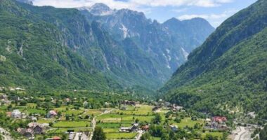 Media franceze: Udhëtim në Shqipëri, nga gjiret magjike, në qytetet e gurta dhe shtigjet e qeta malore