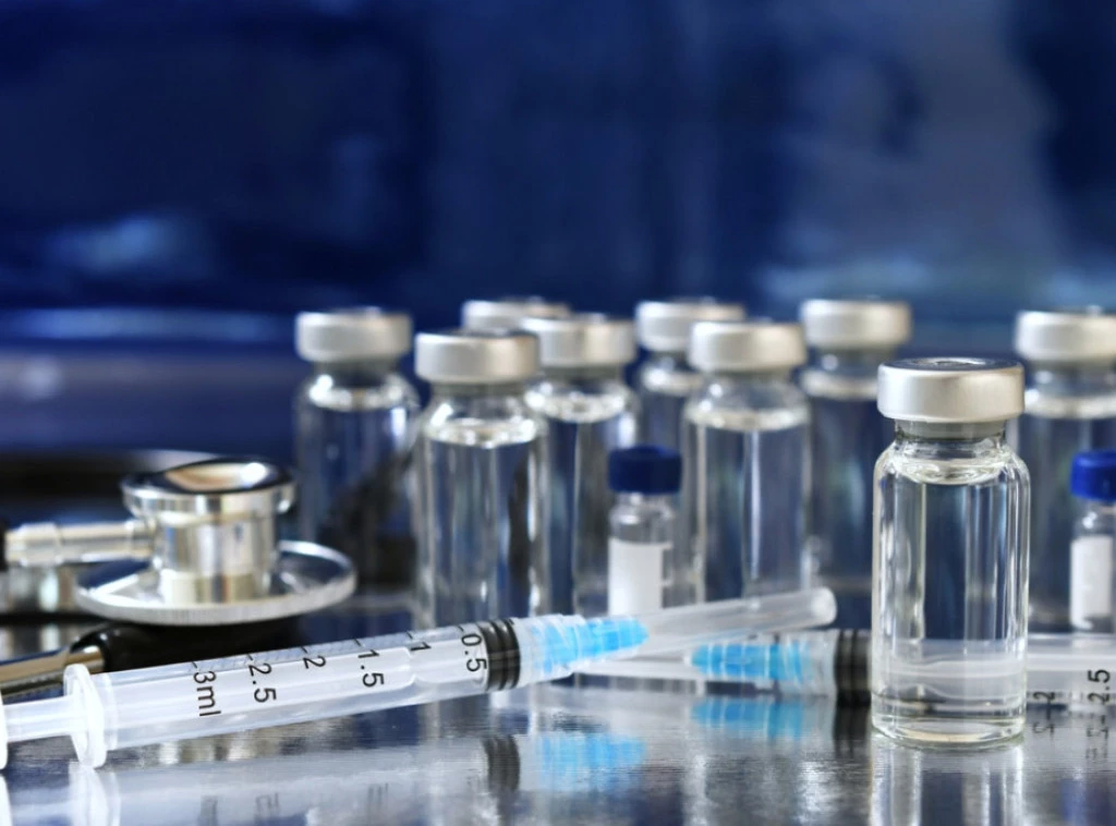 Sondazhi  Shumica e amerikanëve mendojnë se vaksinat janë të sigurta  fëmijët duhet t i marrin ato