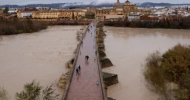 Stuhia ‘Leonardo’ godet Spanjën, pezullohet trafiku. Evakuohen mbi 3500 persona